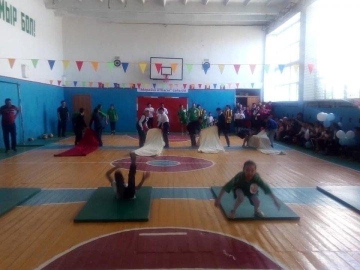 "Әкем, анам және мен- спорттық жанұя" отбасылар сайысы өтті.