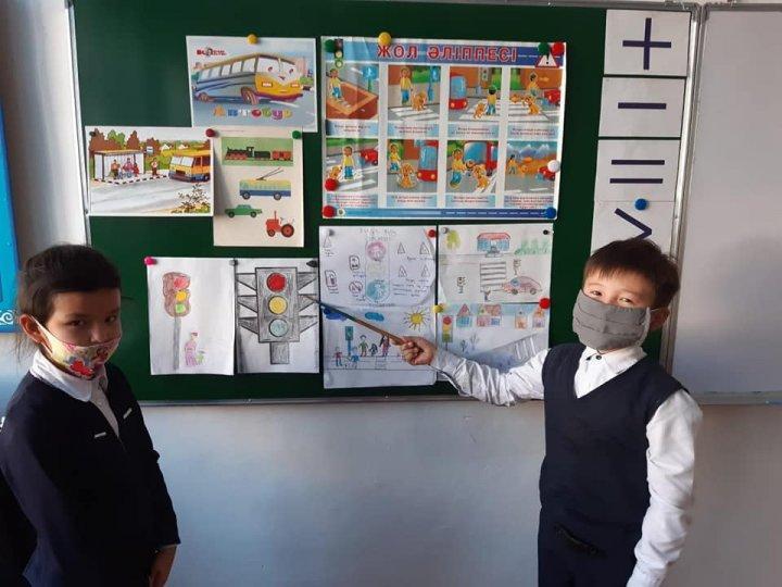 Ыбырай Алтынсарин атындағы орта мектебінде "Қауіпсіз мектеп автобусы" республикалық акция аясында сынып сағаттары мен сурет байқауы өткізілді